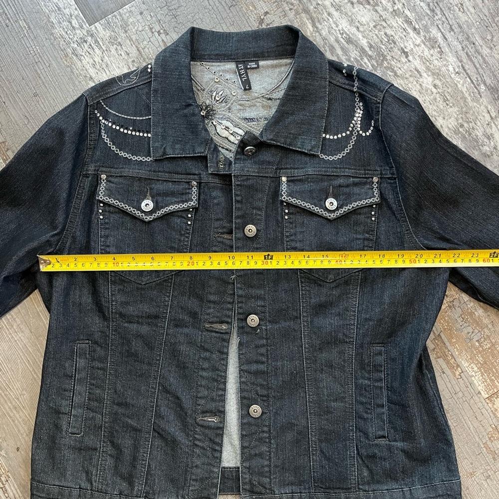 Denim Jean jacket with lots of bling, new without tags - Picture 10 of 12